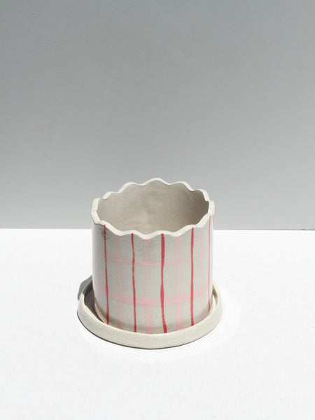 SECOND - Scalloped Planter with Tray in Pink and Red