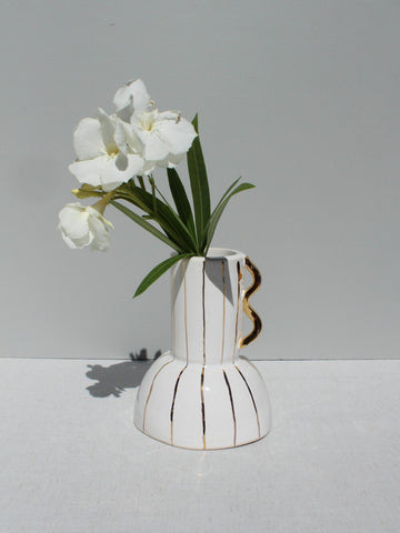 Golden striped Vessel with a Wiggle handle