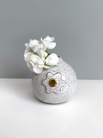 White Daisy Vase with a spot of gold